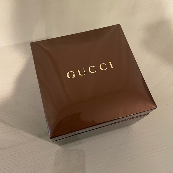 Women’s Authentic Gucci Watch - Picture 4 of 4